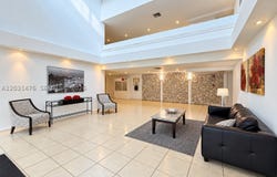 140 Lakeview Dr, Weston, FL 33326