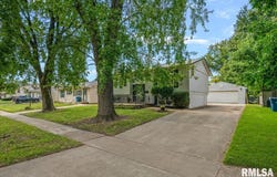 1821 Denton Drive, Springfield, IL 62702