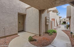 2834 S EXTENSION Road, Mesa, AZ 85210
