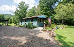 108 Shayne Ln, Latrobe, PA 15650