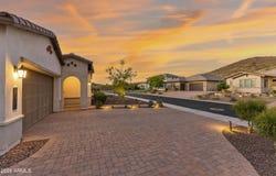 2015 E VILLA LINDA Drive, Phoenix, AZ 85024