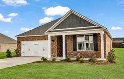 107 Creekridge Street, Headland, AL 36345
