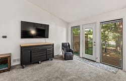 6734 Sutton Circle, Urbandale, IA 50322