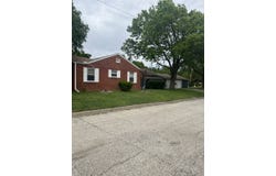130 S Larson Ave, Chanute, KS 66720