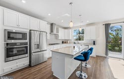 42145 SHINING STAR Square, BRAMBLETON, VA 20148