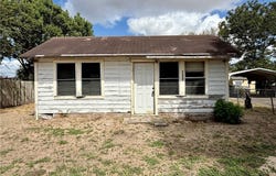1008 S Aster Street S, Mathis, TX 78368