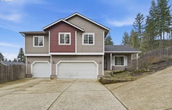 6842 JESSICA Dr, Springfield, OR 97478
