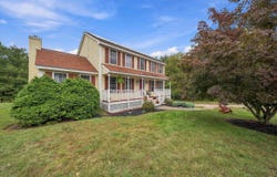 17 Willow Street, Derry, NH 03038
