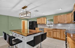 2914 W 10TH St, TheDalles, OR 97058