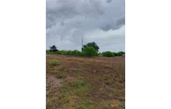 1060 Fox Lane, Lockhart, TX 78644