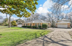 412 Spinner Road, DeSoto, TX 75115