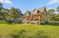 1129 Walker Drive SW, Darien, GA 31305