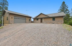 828 Slater Dr, Beaver Bay, MN 55601