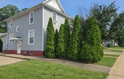 469 N Main St, Canton, IL 61520