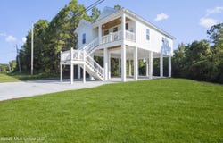 302 Terrace Avenue, Waveland, MS 39576