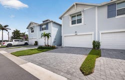 5786 SE Edgewater Circle, Stuart, FL 34997