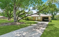 100 SHERWOOD Drive, Hammond, LA 70401