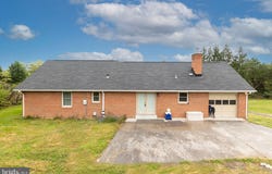 4245 STRASBURG Road, STRASBURG, VA 22657