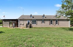 1135 Leo Andrews Road, Whitesboro, TX 76273