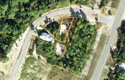 114 Plantation Dr, Carrabelle, FL 32322