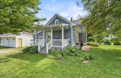 N3328 MEADE Street, APPLETON, WI 54913-9558