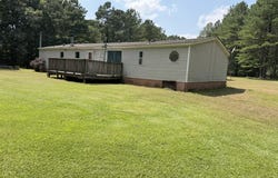 690 Mann Rd, HOLLOW ROCK, TN 38342