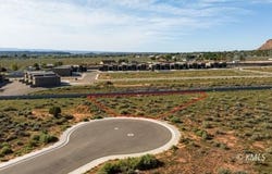 Tocho Cir, Kanab, UT 84741