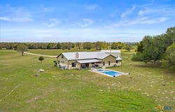 98 County Road 957b, Schulenburg, TX 78956