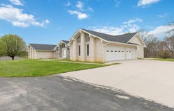 2056 W Laurel Road, London, KY 40741