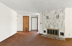 205 E FOOTHILLS Dr, Newberg, OR 97132