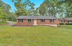 4549 Kirkwood Dr, Roanoke, VA 24018