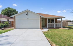 500 Mitchell Dr, Hutto, TX 78634
