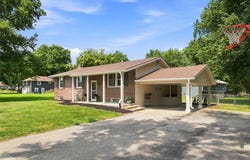 202 South Street, Lathrop, MO 64465