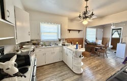 215 SW 10th, Plainview, TX 79072