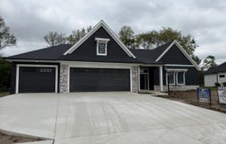 1352 Cascata Trail, Huntertown, IN 46748