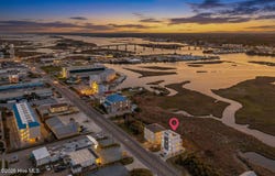 321 N New River Drive, Surf City, NC 28445