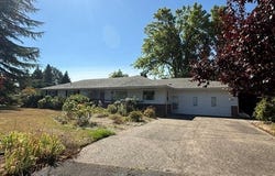 2444 LARIAT MEADOWS Dr, Eugene, OR 97401