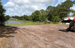 257 LAKE Lane, DEBARY, FL 32713