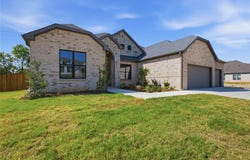 1329 Benjamin Trail, Van Alstyne, TX 75495