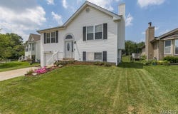 171 Kunze Drive, St Charles, MO 63303