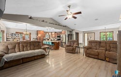 807 E Walnut St, Harrisburg, SD 57032