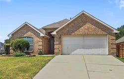 6220 Reddenson Drive, Fort Worth, TX 76132