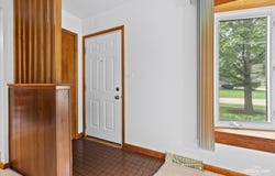 304 Crestwood Drive, Roselle, IL 60172