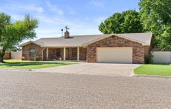 512 E 17TH St, Portales, NM 88130