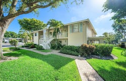 16 WESTGATE Lane, Boynton Beach, FL 33436