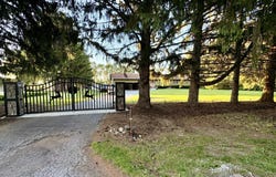 55 dawn Avenue, Plano, IL 60545