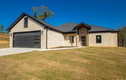 1000 Duke Drive, Bauxite, AR 72011