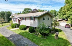 9 Pine Tree Lane, Hawley, PA 18428