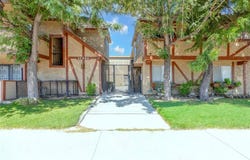 11341 Victory Boulevard, North Hollywood, CA 91606