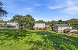 8458 Coventry Dr, McCandless, PA 15101